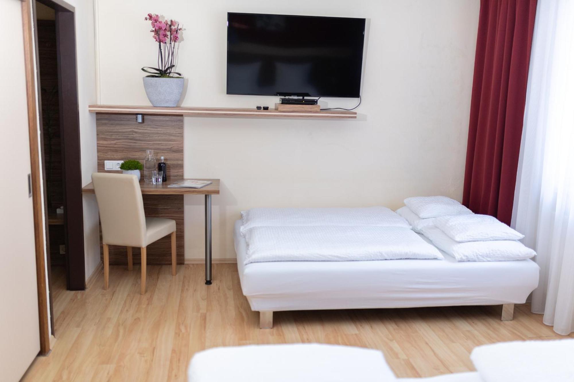 Hotel Maria Gramatneusiedl Zimmer foto